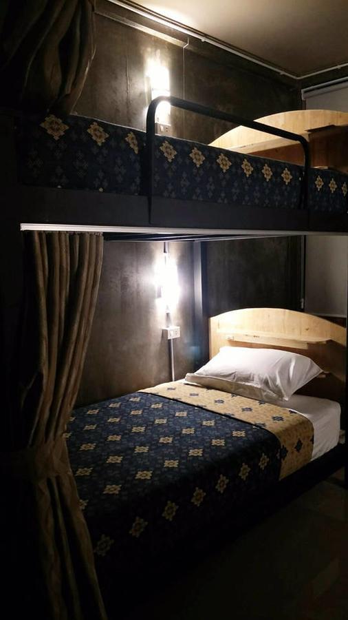 Hotel Club76 Bunk Bed. (Adults Only) Chiang Mai Zewnętrze zdjęcie